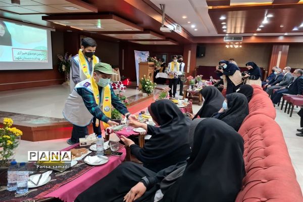 آیین تجلیل از معلمان نمونه استانی و منطقه‌ای در منطقه ۱۳ شهر تهران