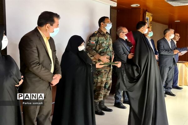 آیین تجلیل از معلمان نمونه استانی و منطقه‌ای در منطقه ۱۳ شهر تهران