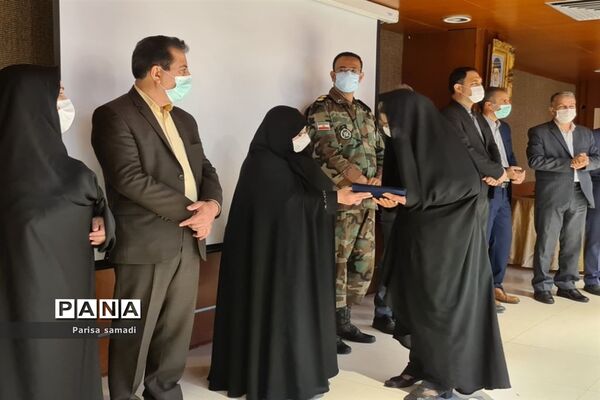 آیین تجلیل از معلمان نمونه استانی و منطقه‌ای در منطقه ۱۳ شهر تهران