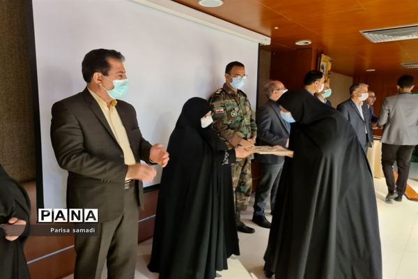 آیین تجلیل از معلمان نمونه استانی و منطقه‌ای در منطقه ۱۳ شهر تهران