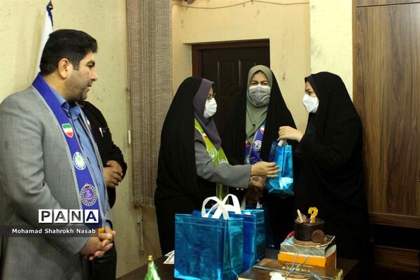 دیدار جمعی از دانش‌آموزان مدرسه تشکیلاتی پاینده با مدیر سازمان دانش‌آموزی استان خوزستان