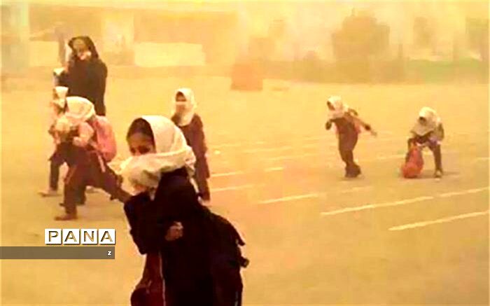 مدارس نوبت عصر ارومیه به دلیل گرد و غبار امروز تعطیل شد