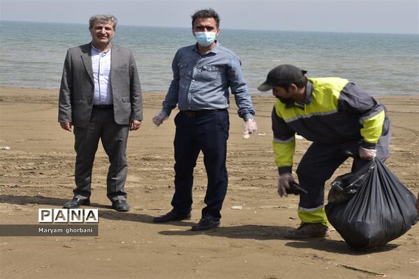 ساحل بهنمیر به‌مناسبت هفته سلامت پاک شد