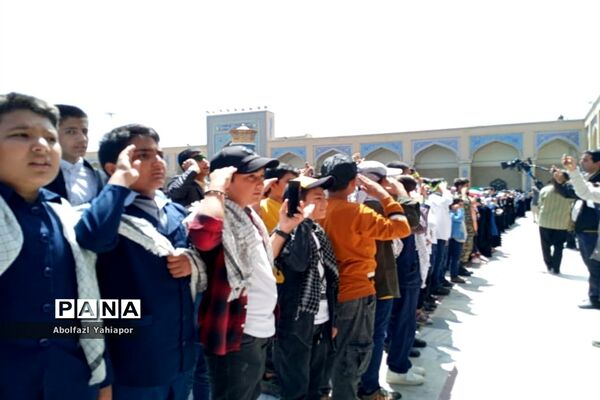 اجرای بزرگ سرود سلام فرمانده در کاشمر