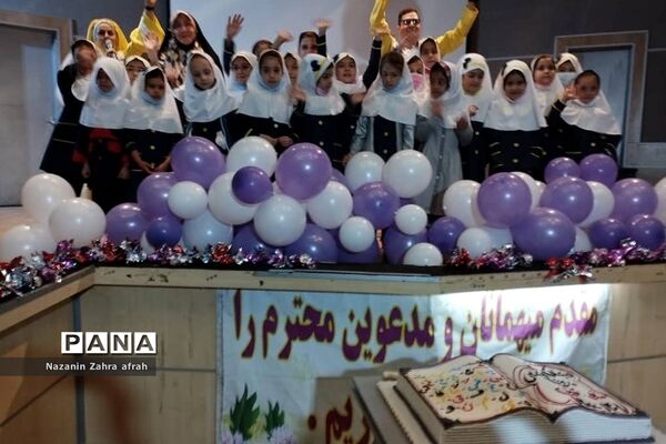 برگزاری‌جشن الفبا در بین دانش‌آموزان کلاس اولی رودهن