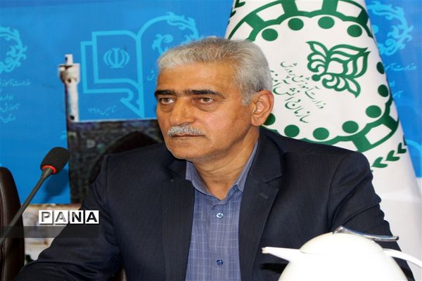 برگزاری مرحله فینال مسابقات مناظره دانش‌آموزی در اصفهان