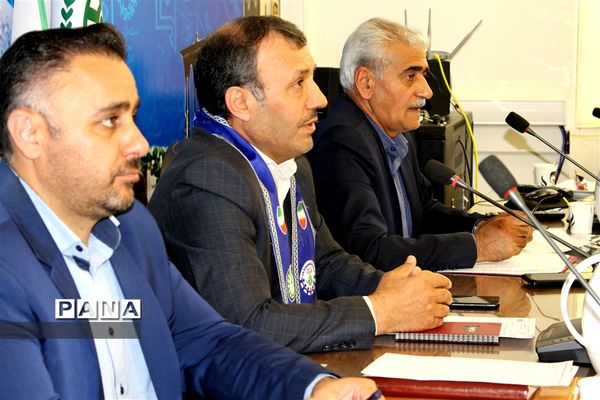 برگزاری مرحله فینال مسابقات مناظره دانش‌آموزی در اصفهان