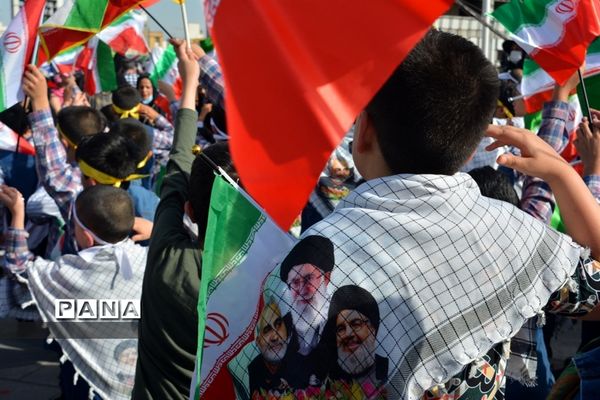 مراسم اجرای سرود سلام فرمانده در مشهد الرضا(ع)