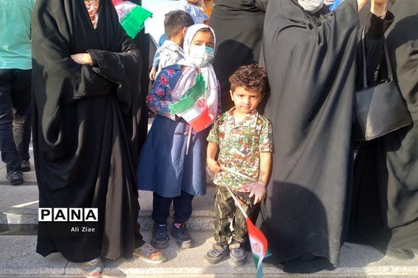 سرود حماسی سلام فرمانده در میدان شهدای مشهد