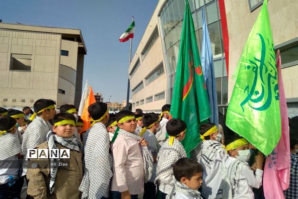 سرود حماسی سلام فرمانده در میدان شهدای مشهد