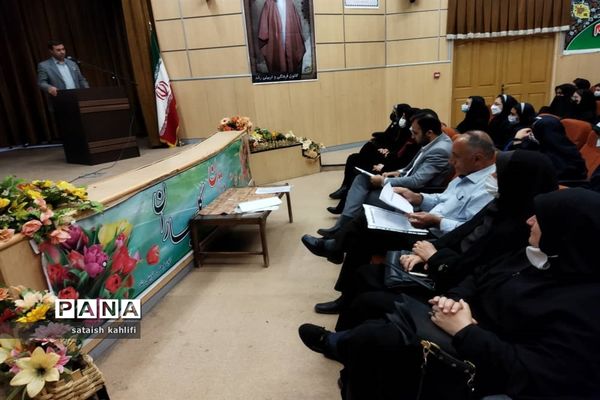 تقدیر از رتبه‌های برتر فرهنگی و هنری و قرآنی ناحیه یک قزوین