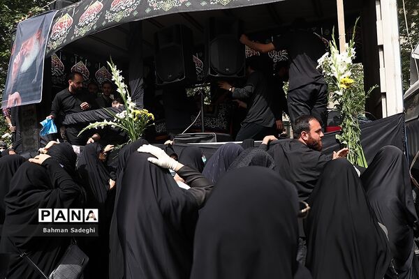 مراسم تشییع پیکر مرحوم  آیت الله فاطمی‌نیا در دانشگاه تهران