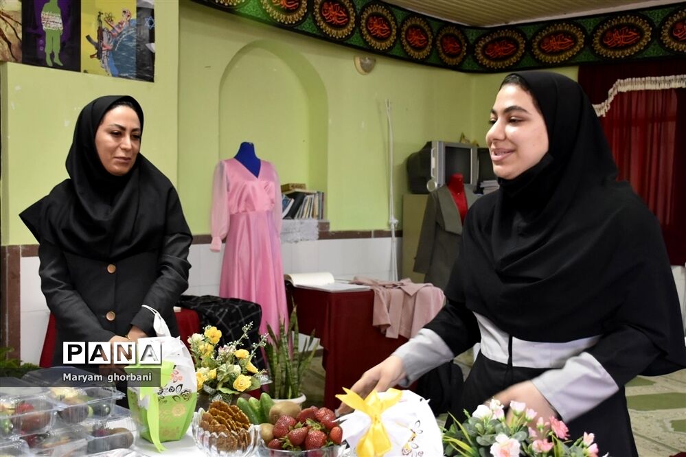 جشن فارغ التحصیلی و امتحان عملی پایه دوازدهم رشته طراحی دوخت در هنرستان قاسم نیا بهنمیر