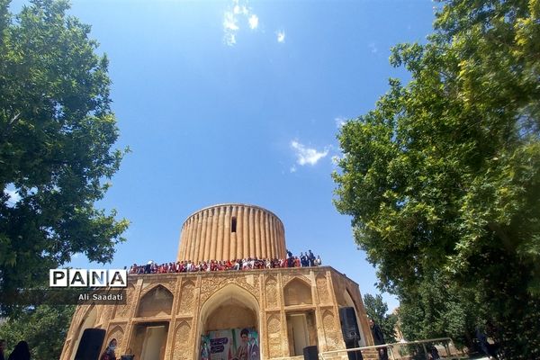 اجرای مراسم سرود سلام فرمانده در کلات