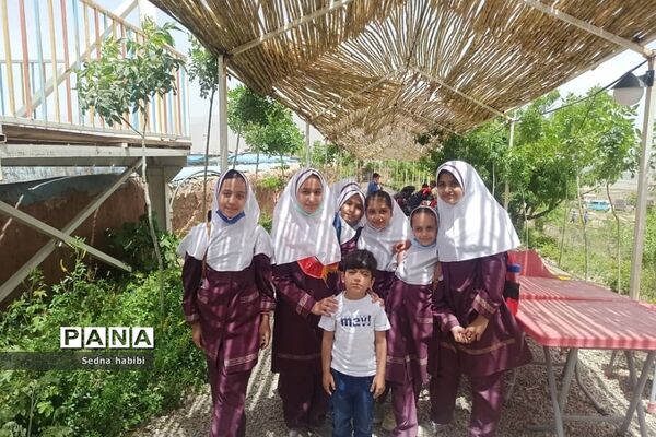 اردوی گردشی و علمی دانش‌آموزان رودهن در مزرعه خورشید دماوند