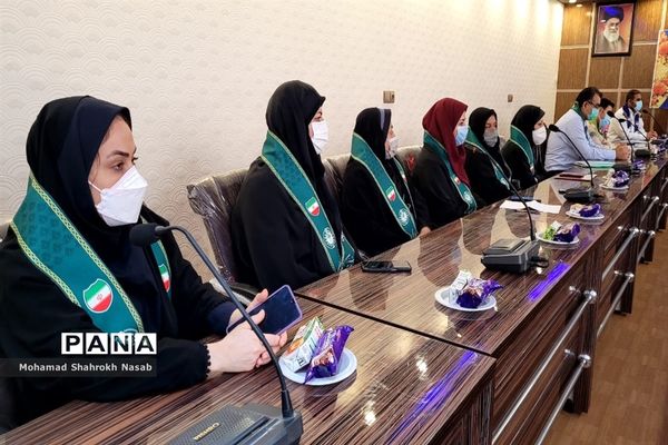 آیین تقدیر از مربیان فعال پیشتاز ناحیه 4 اهواز