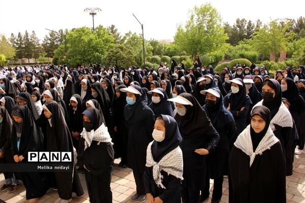 همنوایی دهه هشتادی و نودی‌ها با سرود سلام فرمانده در تربت جام