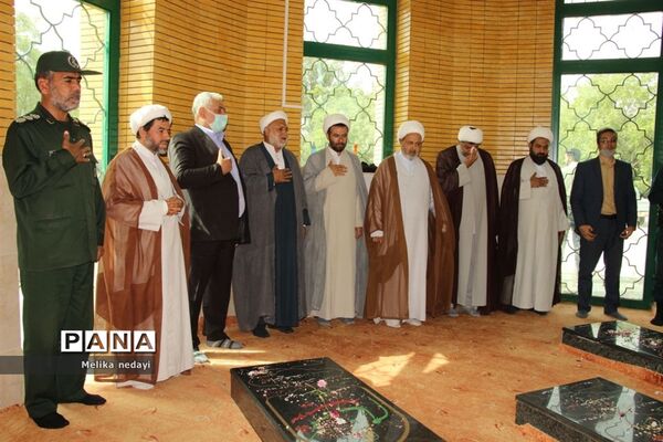 همنوایی دهه هشتادی و نودی‌ها با سرود سلام فرمانده در تربت جام