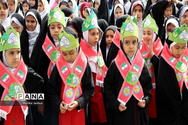 همنوایی دهه هشتادی و نودی‌ها با سرود سلام فرمانده در تربت جام