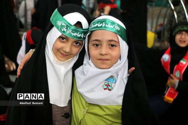 اجرای سرود سلام فرمانده در مسجد مقدس جمکران-1