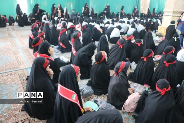 اجرای سرود سلام فرمانده در مسجد مقدس جمکران-1