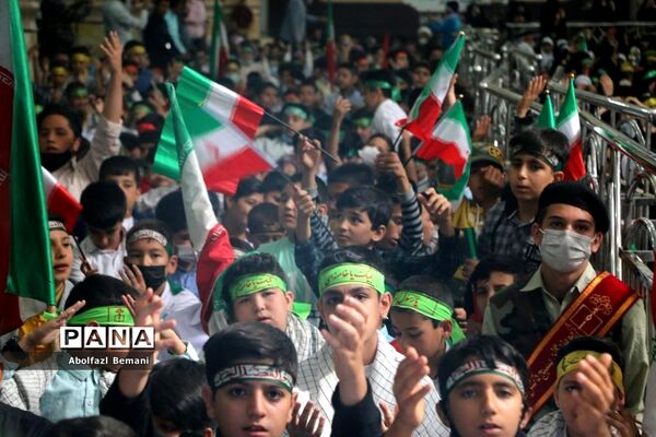 اجرای سرود سلام فرمانده در مسجد مقدس جمکران-1