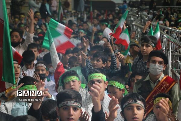 اجرای سرود سلام فرمانده در مسجد مقدس جمکران-1