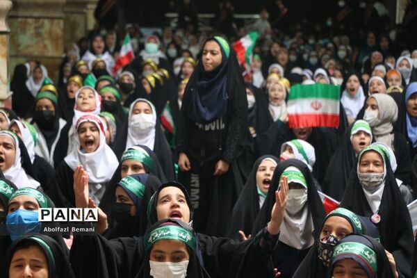 اجرای سرود سلام فرمانده در مسجد مقدس جمکران-1
