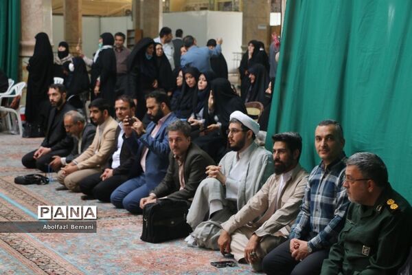 اجرای سرود سلام فرمانده در مسجد مقدس جمکران-1