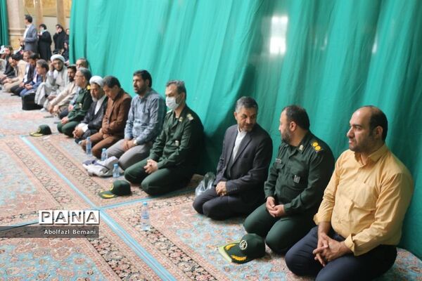 اجرای سرود سلام فرمانده در مسجد مقدس جمکران-1