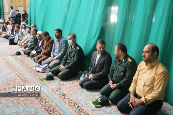 اجرای سرود سلام فرمانده در مسجد مقدس جمکران-1
