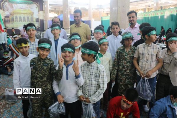 همخوانی سرود سلام فرمانده در مسجد مقدس جمکران-2