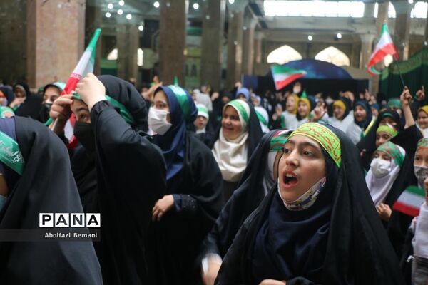 اجرای سرود سلام فرمانده در مسجد مقدس جمکران-3