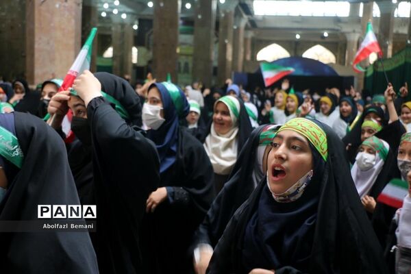اجرای سرود سلام فرمانده در مسجد مقدس جمکران-3