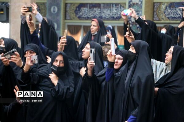اجرای سرود سلام فرمانده در مسجد مقدس جمکران-3