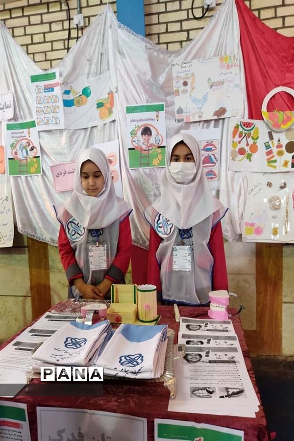 آیین تقدیر از مراقبین و سفیران سلامت دانش‌آموزی در حمیدیه