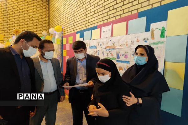 آیین تقدیر از مراقبین و سفیران سلامت دانش‌آموزی در حمیدیه