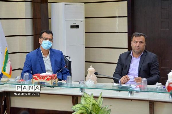 نشست هم‌اندیشی معاونت آموزش ابتدایی اداره‌کل آموزش و پرورش استان بوشهر