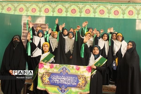 اجرای سرود 1400 نفری سلام فرمانده دانش آموزان در مسجد جمکران-4