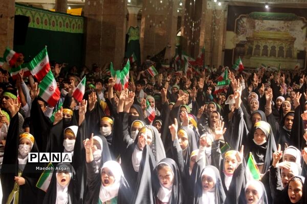 اجرای سرود 1400 نفری سلام فرمانده دانش آموزان در مسجد جمکران-4