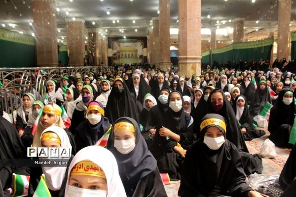 اجرای سرود 1400 نفری سلام فرمانده دانش آموزان در مسجد جمکران-4