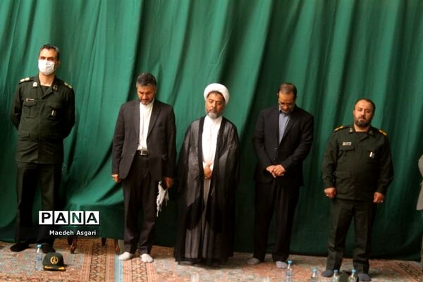 اجرای سرود 1400 نفری سلام فرمانده دانش آموزان در مسجد جمکران-4