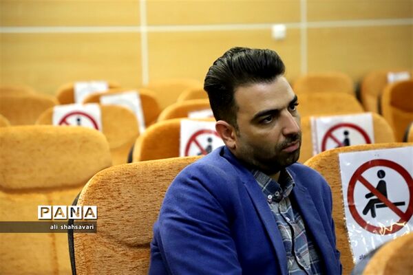 نشست کارشناسان حوزه اطلاع‌رسانی و روابط عمومی با حضور مدیرکل آموزش و پرورش کرمانشاه