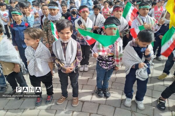 همنوایی سرود سلام فرمانده در تربت جام