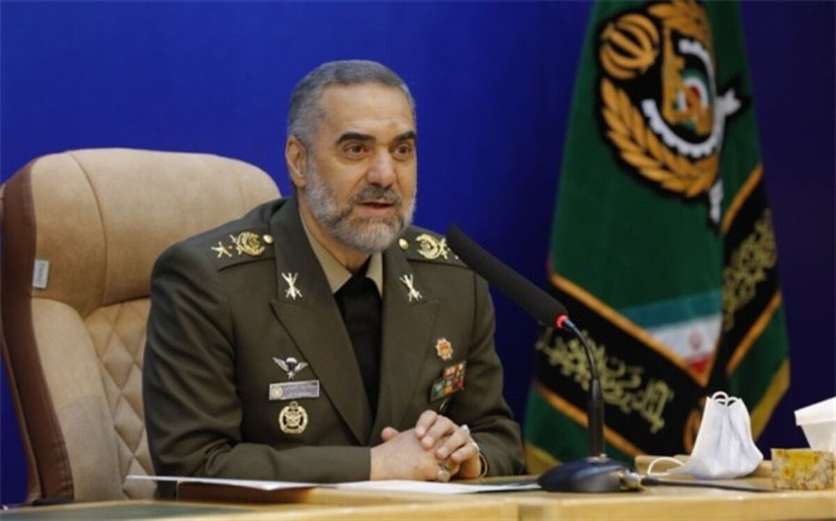هواپیمای ترابری «سیمرغ» با حضور وزیر دفاع رونمایی شد