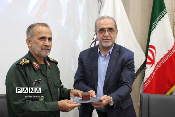 نشست مجمع فرهنگیان بسیجی استان فارس