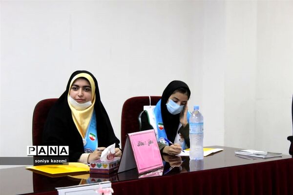 مرحله نیمه نهایی مناظره دختران در مازندران