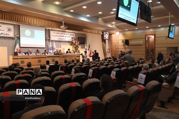 بازدید رئیس کل بانک مرکزی از صنعت استان آذربایجان آذربایجان شرقی
