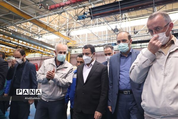 بازدید رئیس کل بانک مرکزی از صنعت استان آذربایجان آذربایجان شرقی