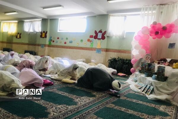 مراسم جشن تکلیف دانش‌آموزان دختر مدرسه توفیق